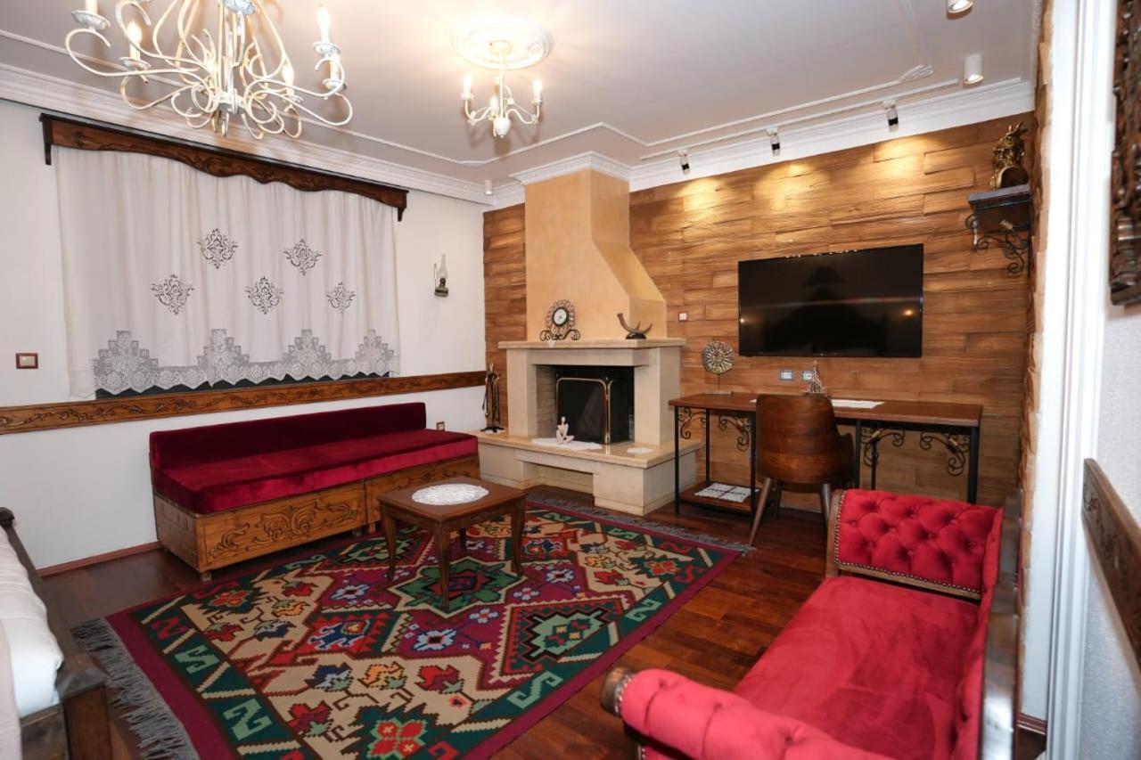 City Street Hotel Gjirokastër Eksteriør billede